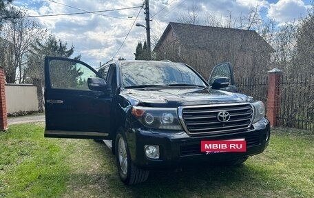 Toyota Land Cruiser 200, 2014 год, 3 690 000 рублей, 6 фотография