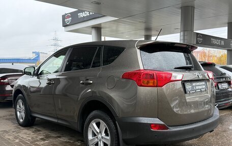 Toyota RAV4, 2014 год, 1 850 000 рублей, 3 фотография