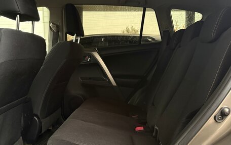 Toyota RAV4, 2014 год, 1 850 000 рублей, 9 фотография