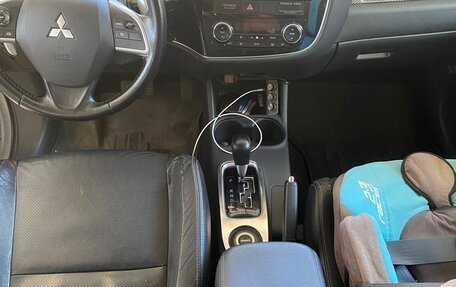 Mitsubishi Outlander III рестайлинг 3, 2014 год, 1 487 000 рублей, 14 фотография