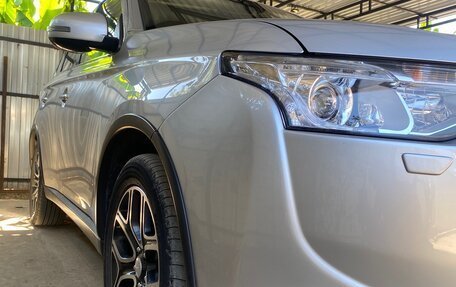 Mitsubishi Outlander III рестайлинг 3, 2014 год, 1 487 000 рублей, 2 фотография