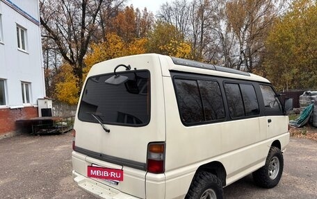 Mitsubishi Delica III, 1990 год, 695 000 рублей, 3 фотография