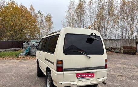 Mitsubishi Delica III, 1990 год, 695 000 рублей, 2 фотография