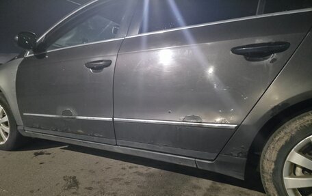 Volkswagen Passat B6, 2005 год, 380 000 рублей, 3 фотография