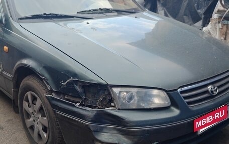 Toyota Camry, 2000 год, 100 000 рублей, 2 фотография