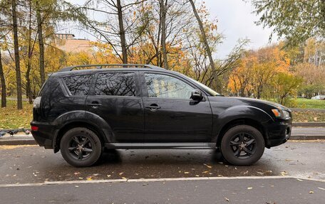 Mitsubishi Outlander III рестайлинг 3, 2010 год, 895 000 рублей, 4 фотография