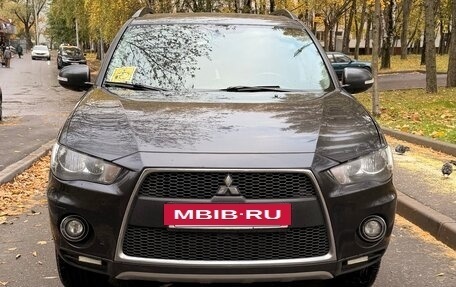 Mitsubishi Outlander III рестайлинг 3, 2010 год, 895 000 рублей, 3 фотография
