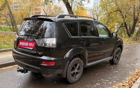Mitsubishi Outlander III рестайлинг 3, 2010 год, 895 000 рублей, 2 фотография