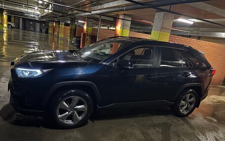 Toyota RAV4, 2020 год, 3 010 000 рублей, 3 фотография