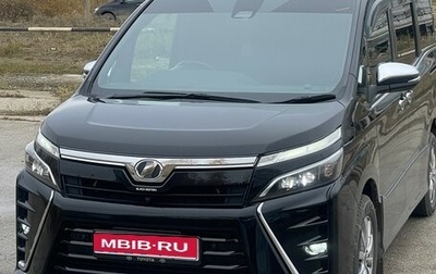 Toyota Voxy III, 2020 год, 3 000 000 рублей, 1 фотография