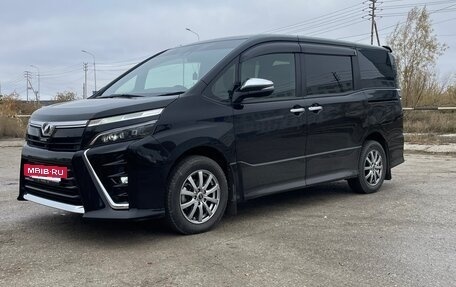 Toyota Voxy III, 2020 год, 3 000 000 рублей, 3 фотография