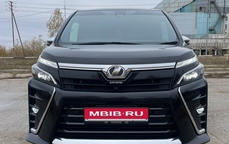 Toyota Voxy III, 2020 год, 3 000 000 рублей, 5 фотография