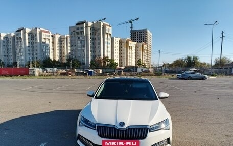 Skoda Superb III рестайлинг, 2020 год, 2 450 000 рублей, 6 фотография