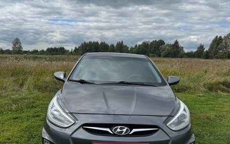 Hyundai Solaris II рестайлинг, 2014 год, 750 000 рублей, 1 фотография