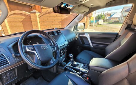 Toyota Land Cruiser Prado 150 рестайлинг 2, 2021 год, 7 250 000 рублей, 8 фотография