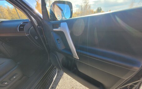 Toyota Land Cruiser Prado 150 рестайлинг 2, 2021 год, 7 250 000 рублей, 13 фотография