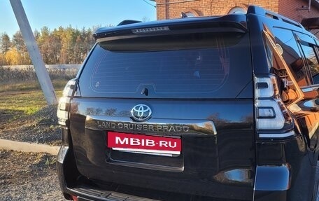 Toyota Land Cruiser Prado 150 рестайлинг 2, 2021 год, 7 250 000 рублей, 5 фотография