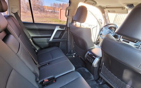 Toyota Land Cruiser Prado 150 рестайлинг 2, 2021 год, 7 250 000 рублей, 16 фотография