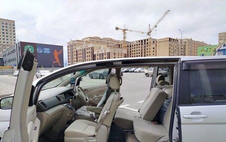 Toyota ISis I, 2011 год, 950 000 рублей, 3 фотография