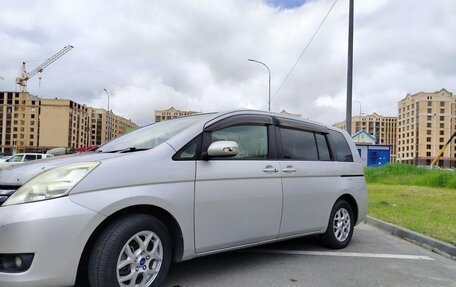 Toyota ISis I, 2011 год, 950 000 рублей, 4 фотография