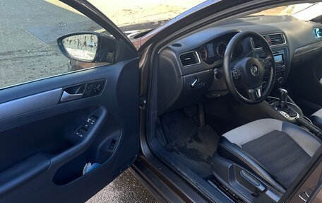 Volkswagen Jetta VI, 2013 год, 770 000 рублей, 2 фотография
