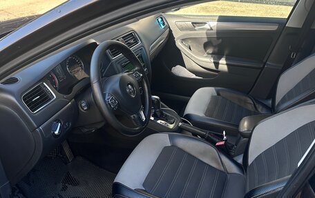 Volkswagen Jetta VI, 2013 год, 770 000 рублей, 3 фотография