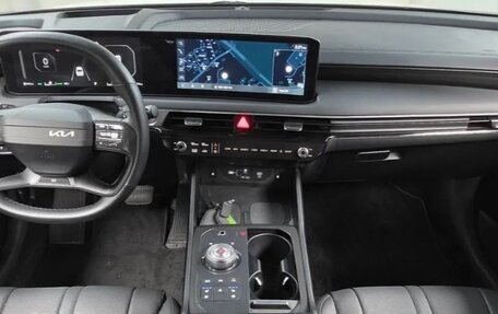 KIA Carnival, 2025 год, 5 047 884 рублей, 6 фотография