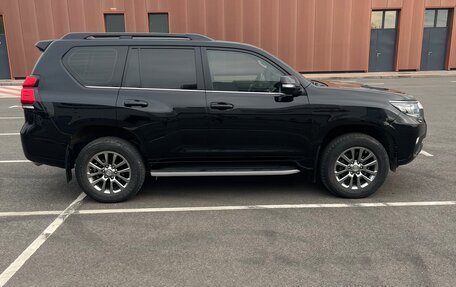 Toyota Land Cruiser Prado 150 рестайлинг 2, 2018 год, 5 300 000 рублей, 4 фотография