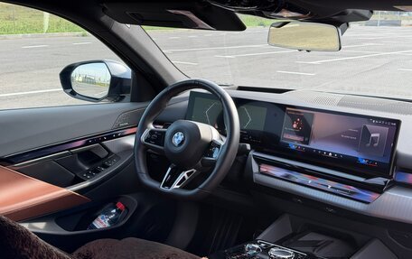 BMW 5 серия, 2025 год, 7 300 000 рублей, 10 фотография