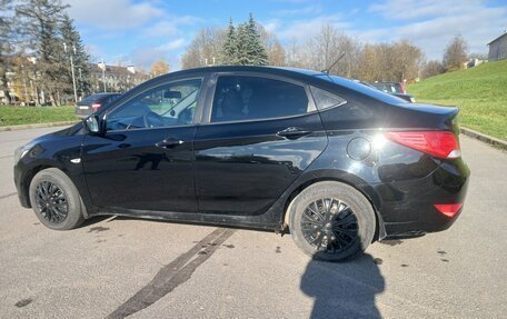 Hyundai Solaris II рестайлинг, 2015 год, 690 000 рублей, 2 фотография