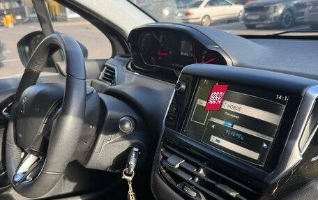 Peugeot 208 II, 2013 год, 700 000 рублей, 4 фотография