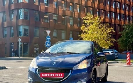 Peugeot 208 II, 2013 год, 700 000 рублей, 10 фотография