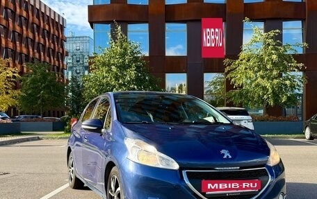 Peugeot 208 II, 2013 год, 700 000 рублей, 13 фотография