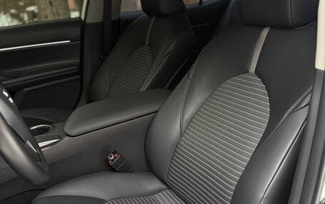 Toyota Camry, 2020 год, 2 500 000 рублей, 6 фотография