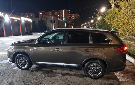 Mitsubishi Outlander III рестайлинг 3, 2015 год, 1 700 000 рублей, 3 фотография