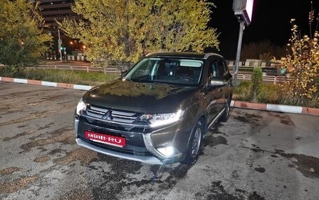 Mitsubishi Outlander III рестайлинг 3, 2015 год, 1 700 000 рублей, 5 фотография