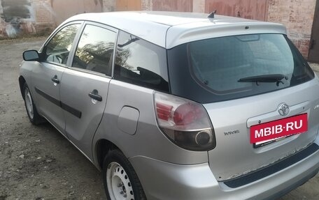 Toyota Matrix, 2005 год, 550 000 рублей, 5 фотография