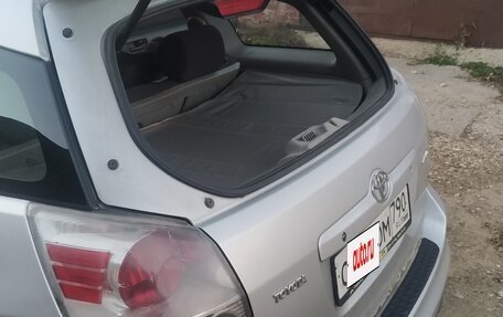 Toyota Matrix, 2005 год, 550 000 рублей, 13 фотография