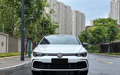 Volkswagen Golf VIII, 2023 год, 1 920 000 рублей, 2 фотография