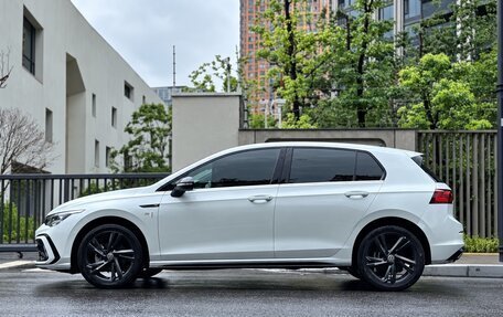 Volkswagen Golf VIII, 2023 год, 1 920 000 рублей, 6 фотография