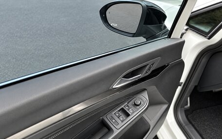 Volkswagen Golf VIII, 2023 год, 1 920 000 рублей, 9 фотография