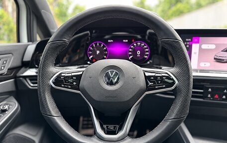 Volkswagen Golf VIII, 2023 год, 1 920 000 рублей, 15 фотография