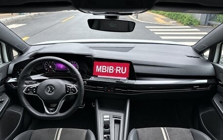 Volkswagen Golf VIII, 2023 год, 1 920 000 рублей, 13 фотография