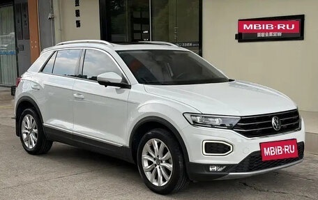 Volkswagen T-Roc I, 2022 год, 1 726 000 рублей, 3 фотография
