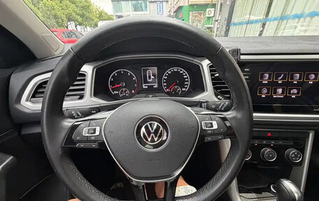 Volkswagen T-Roc I, 2022 год, 1 726 000 рублей, 6 фотография