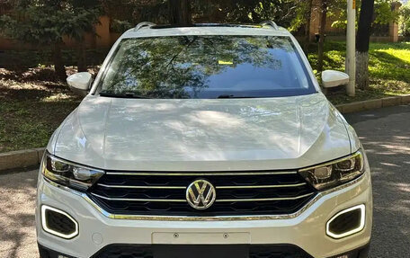 Volkswagen T-Roc I, 2022 год, 1 550 000 рублей, 3 фотография