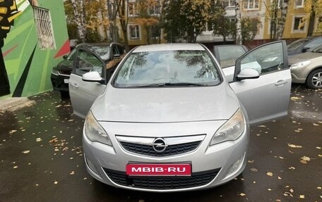 Opel Astra J, 2012 год, 600 000 рублей, 1 фотография