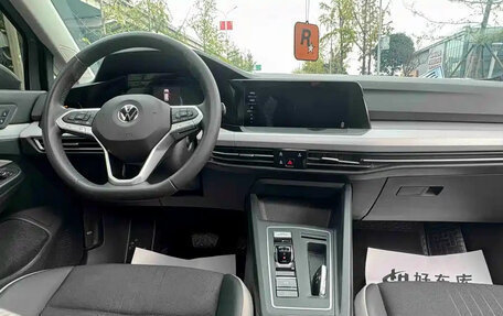Volkswagen Golf VIII, 2022 год, 1 680 000 рублей, 10 фотография