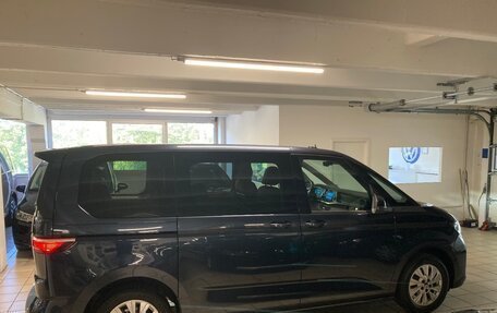 Volkswagen Multivan, 2022 год, 3 900 000 рублей, 7 фотография