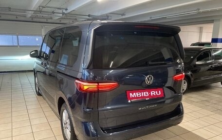 Volkswagen Multivan, 2022 год, 3 900 000 рублей, 5 фотография
